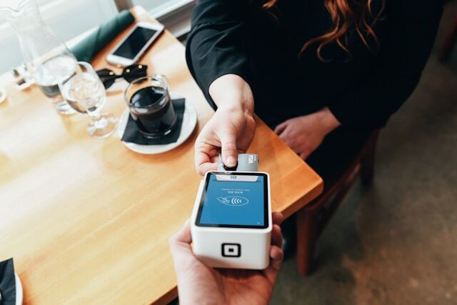 contactless tipping machine